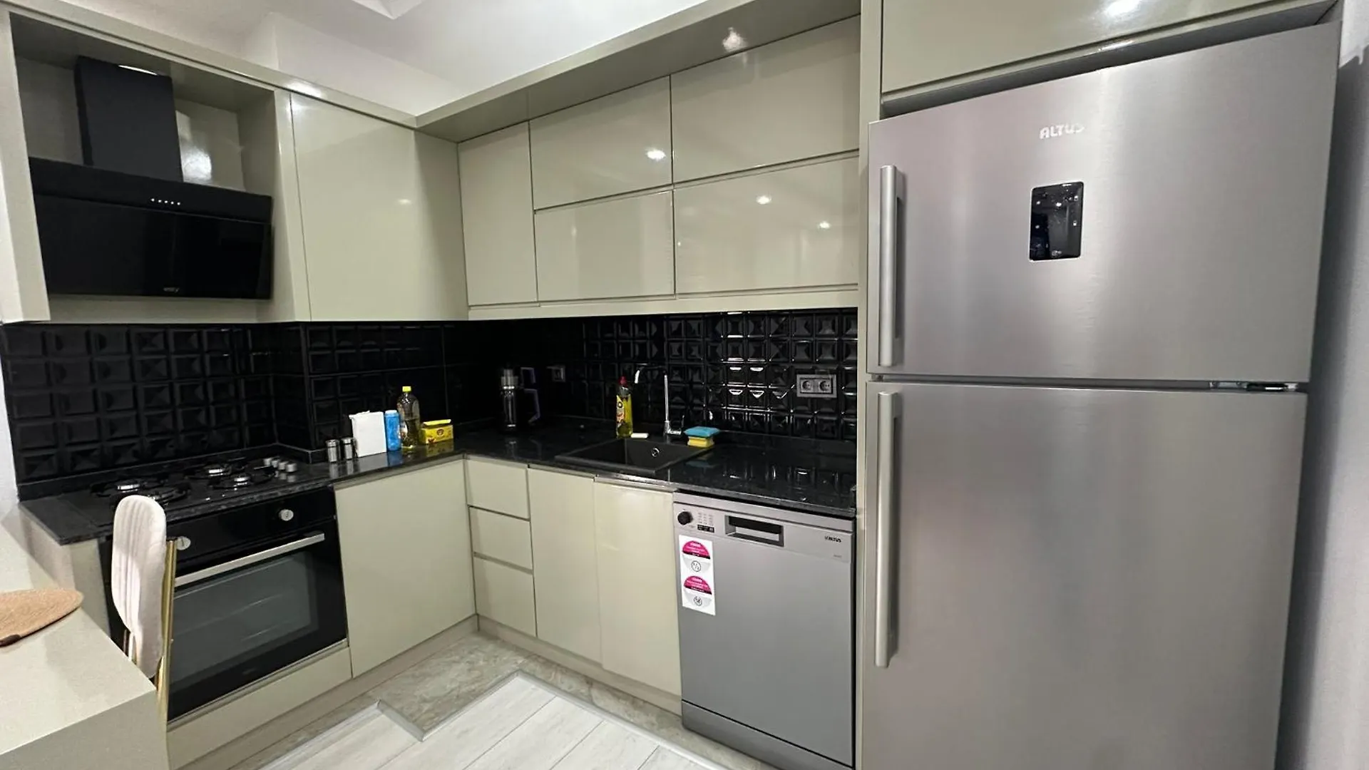 אנטליה Tunc Suites 0*,