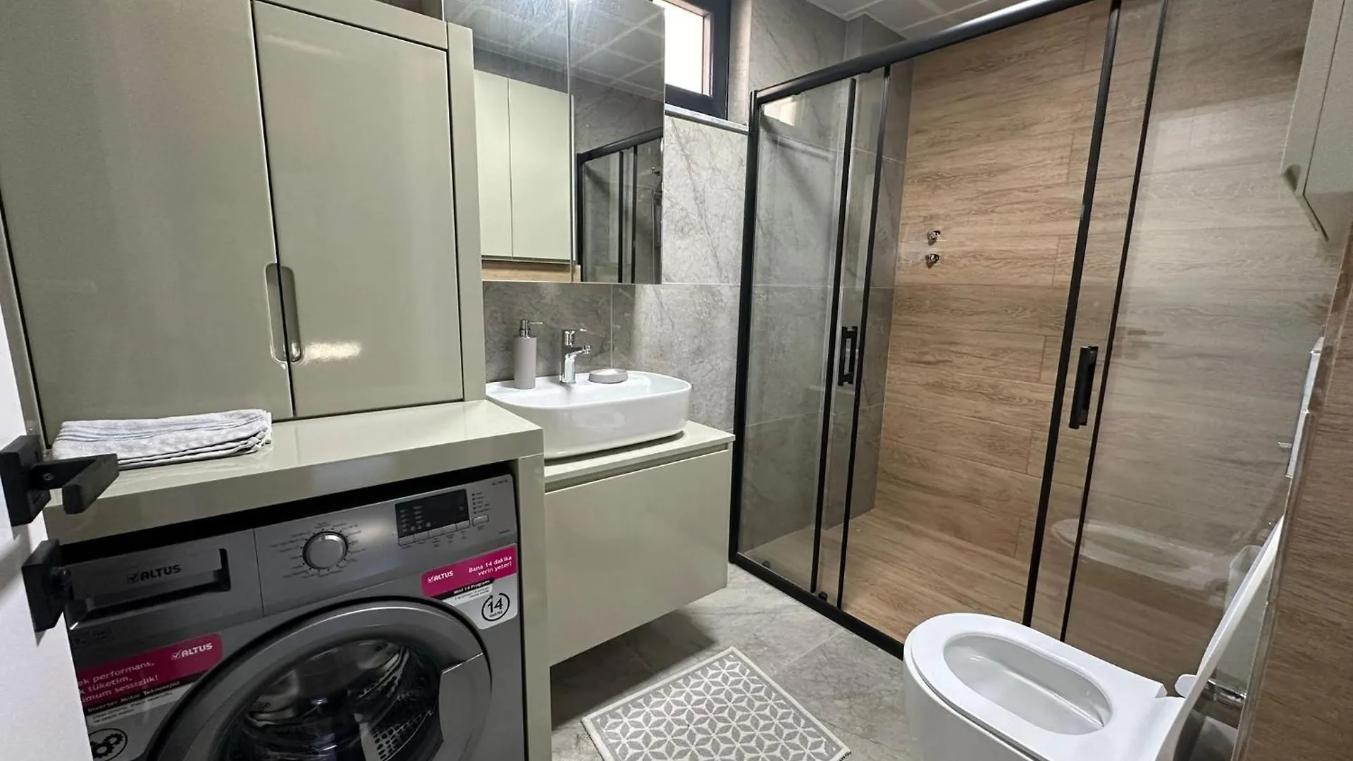 אנטליה Tunc Suites
